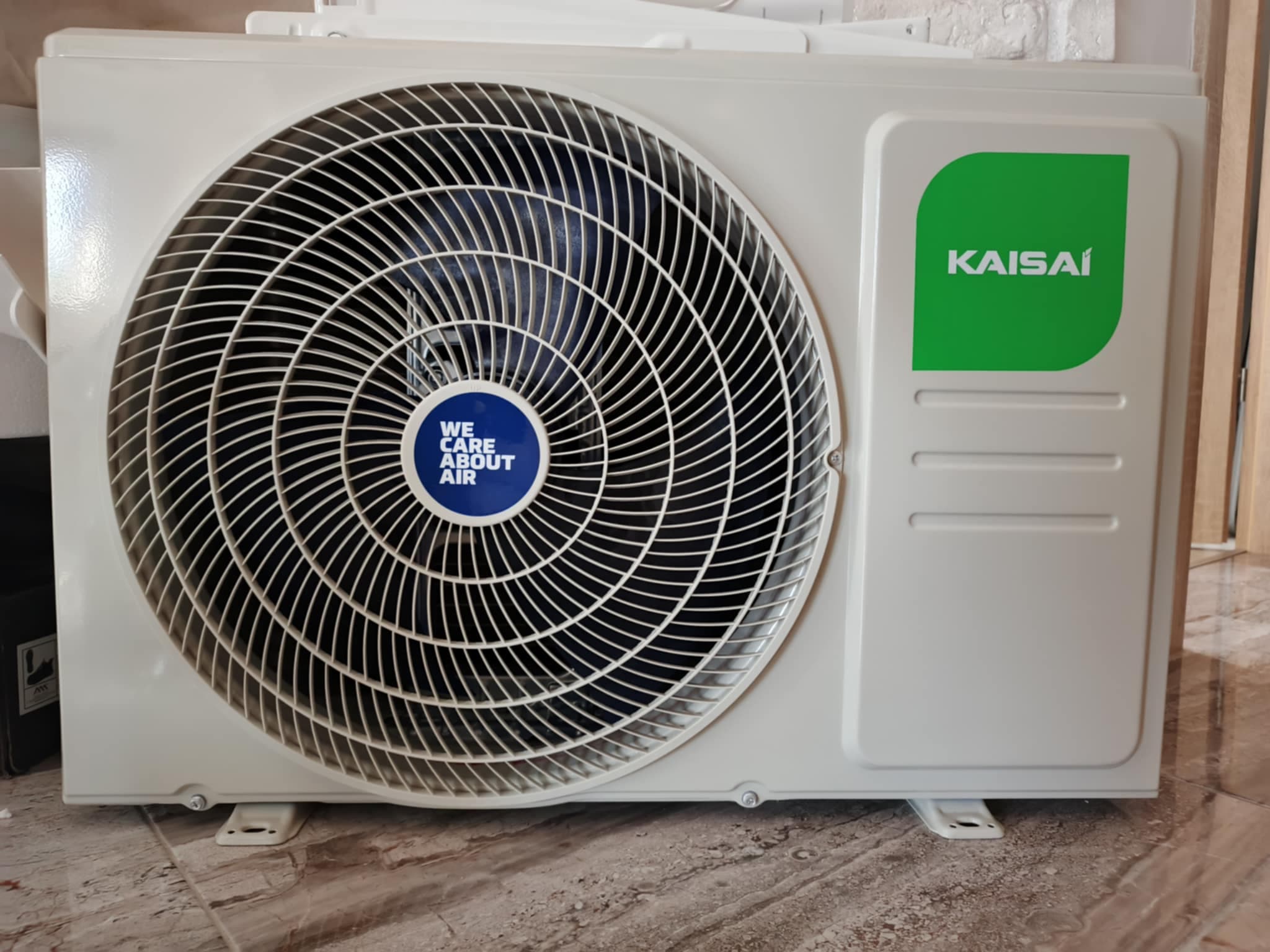 Ukończona instalacja klimatyzacji w biurze — Warszawa